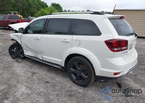 2019 Dodge Journey Crossroad z USA, uszkodzony, nr VIN 3C4PDCGB4KT779341